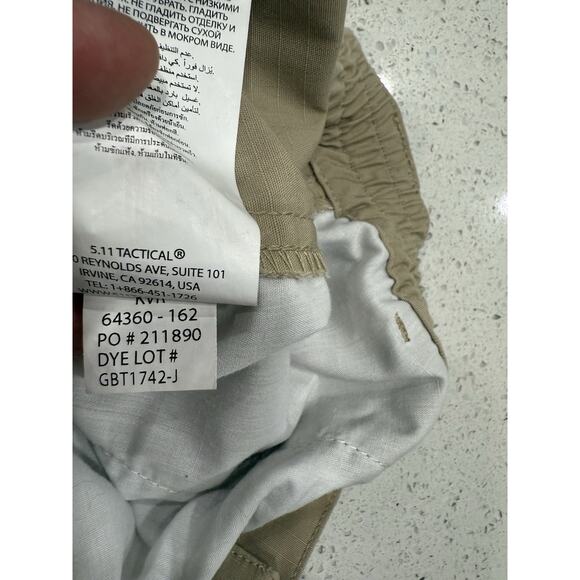 5.11 Tactical Women’s Sz 12 Khaki Defender Cargo Cropped Pants Utility Outdoors - Picture 11 of 13